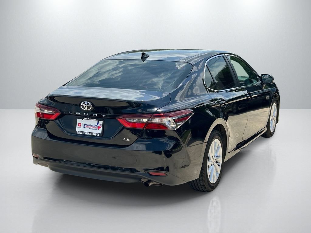 Used 2024 Toyota Camry LE FWD image 5
