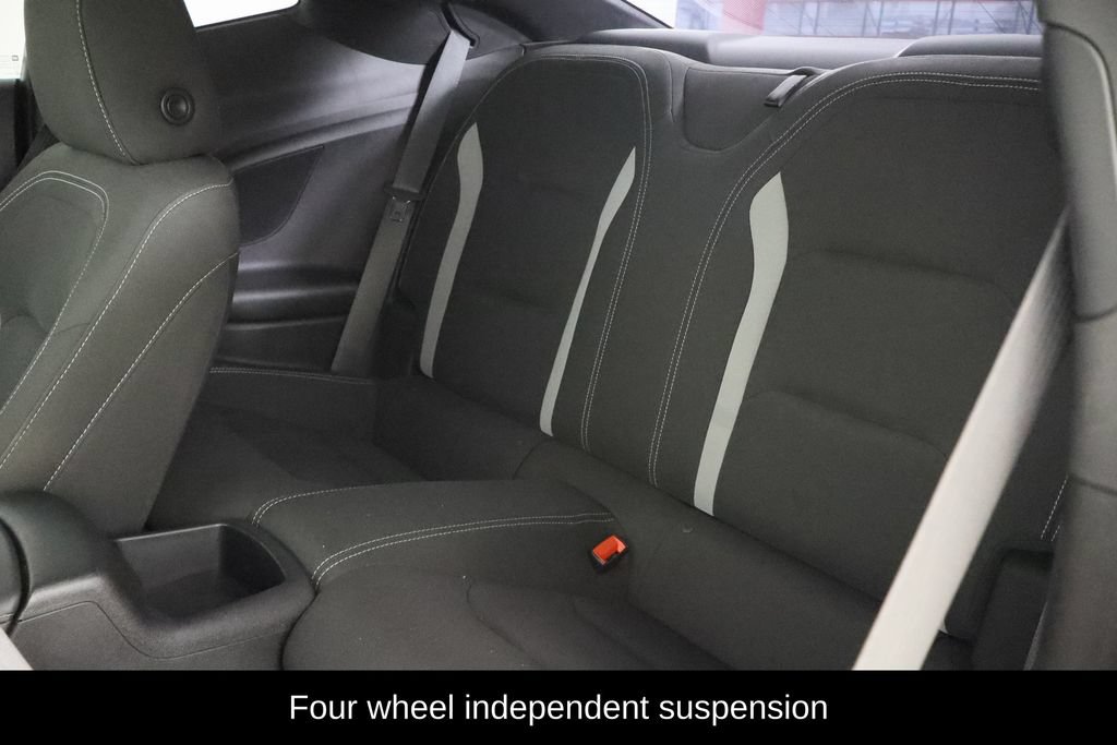 Used 2020 Chevrolet Camaro LS RWD image 8