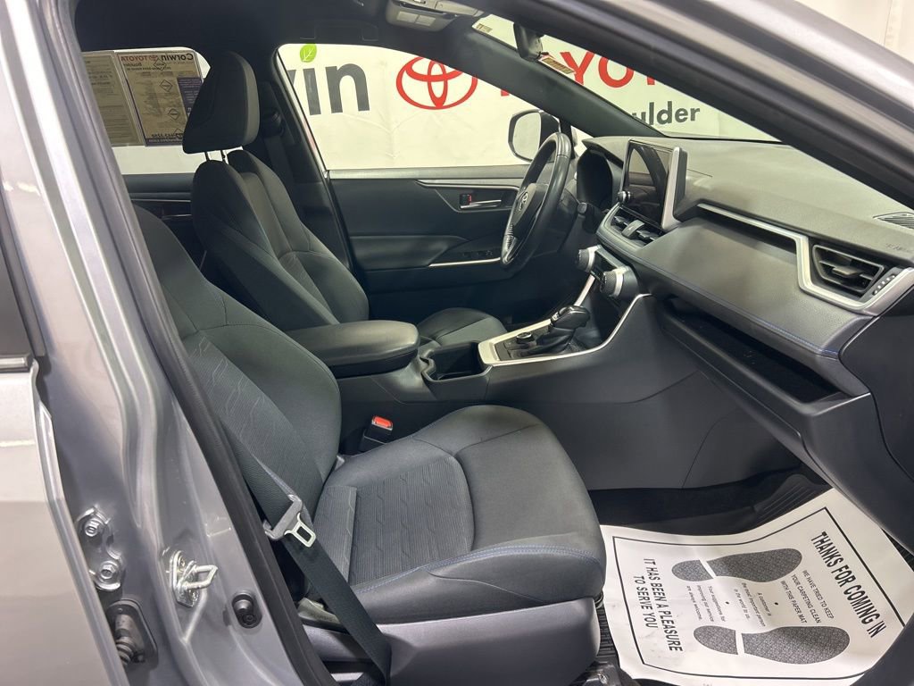 Used 2023 Toyota RAV4 SE image 12