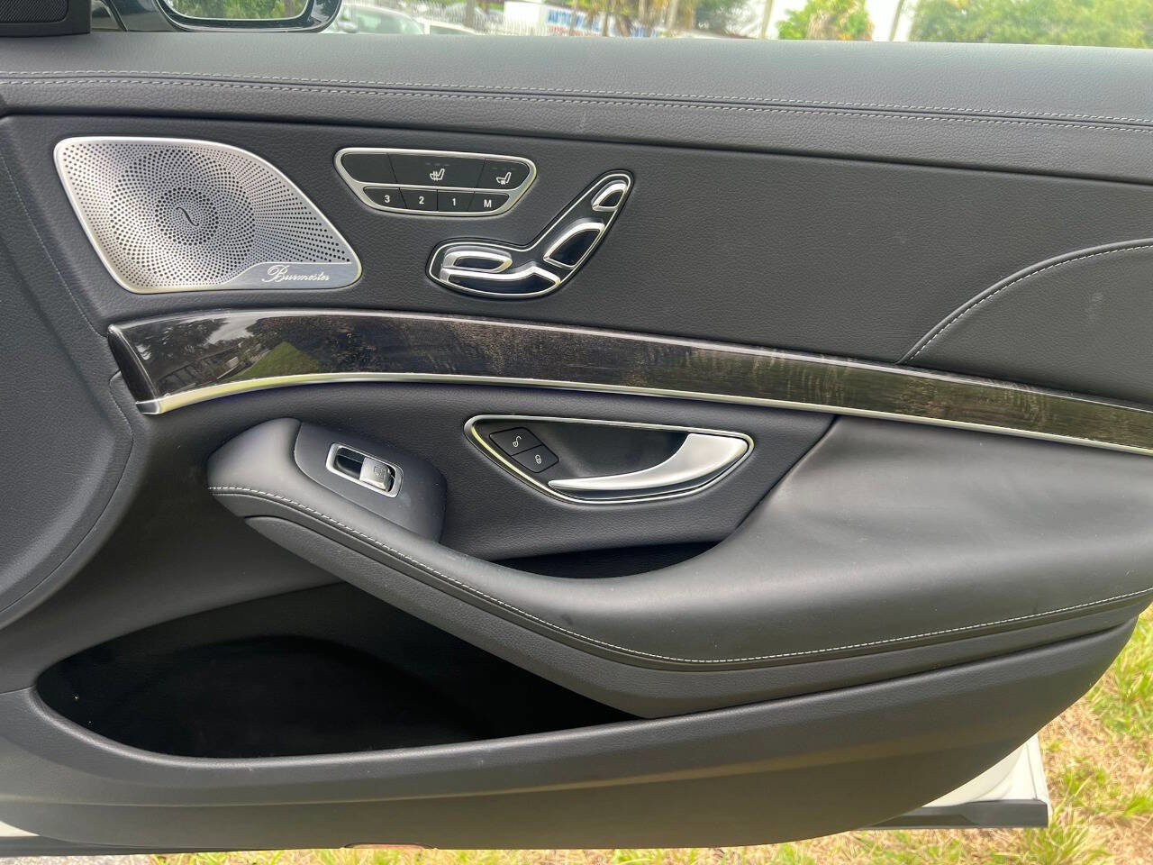 Used 2019 Mercedes-Benz S 560 Sedan image 19