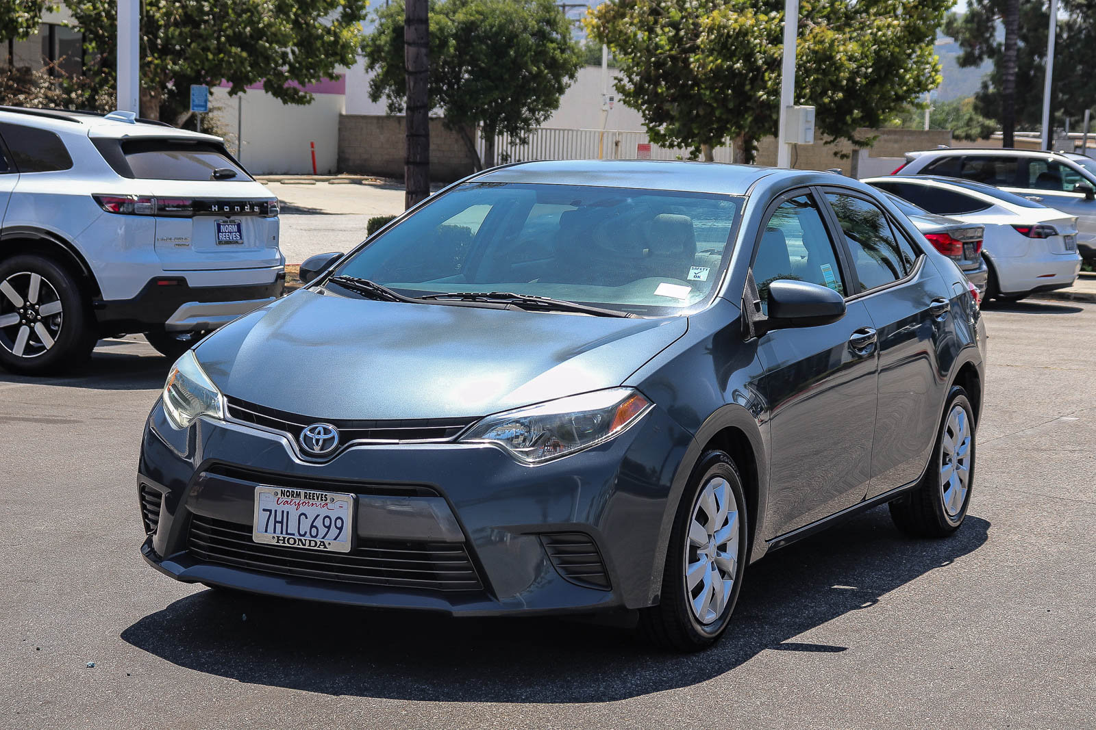 Used 2015 Toyota Corolla LE FWD image 3
