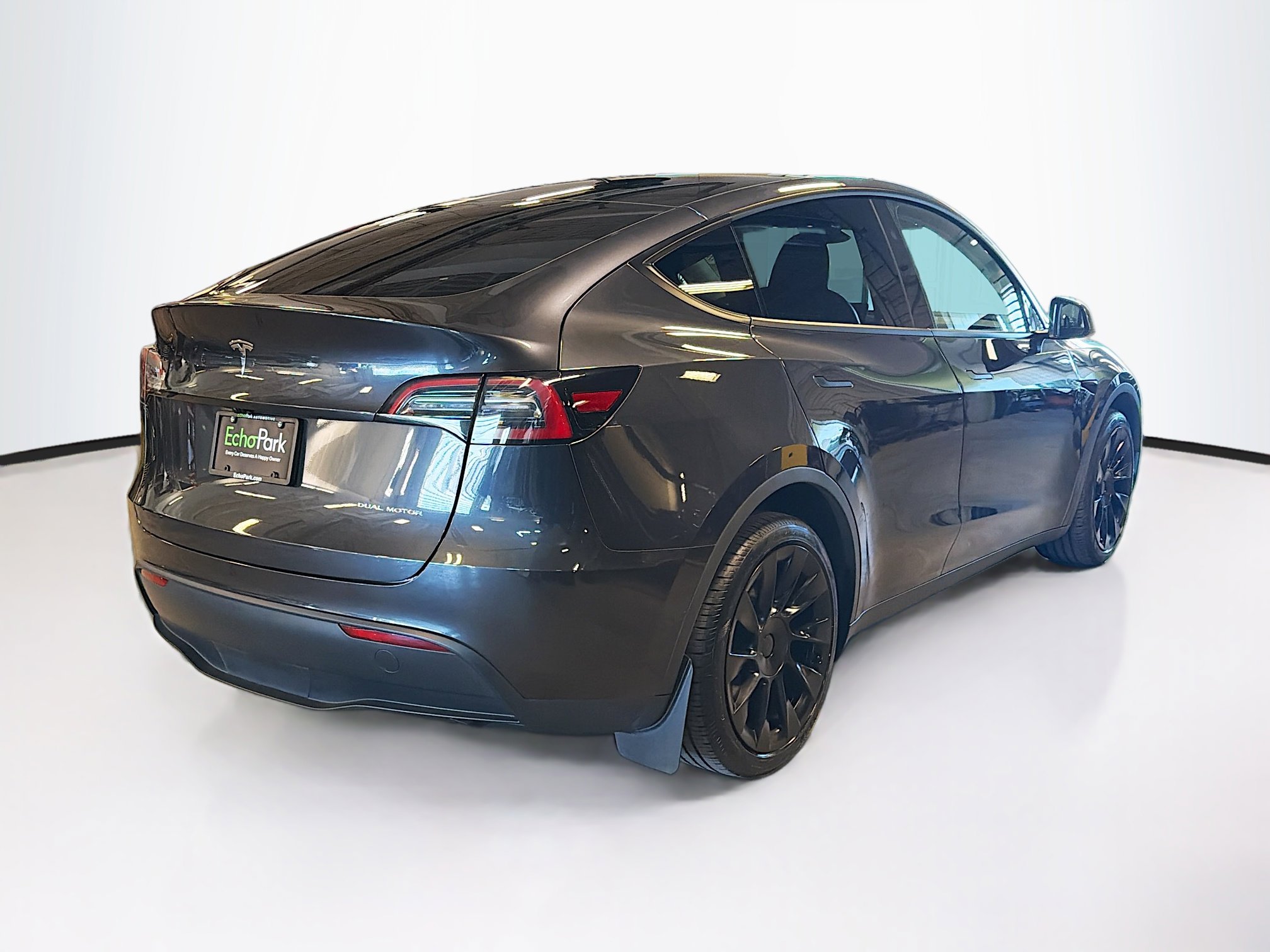 Used 2024 Tesla Model Y Long Range image 9
