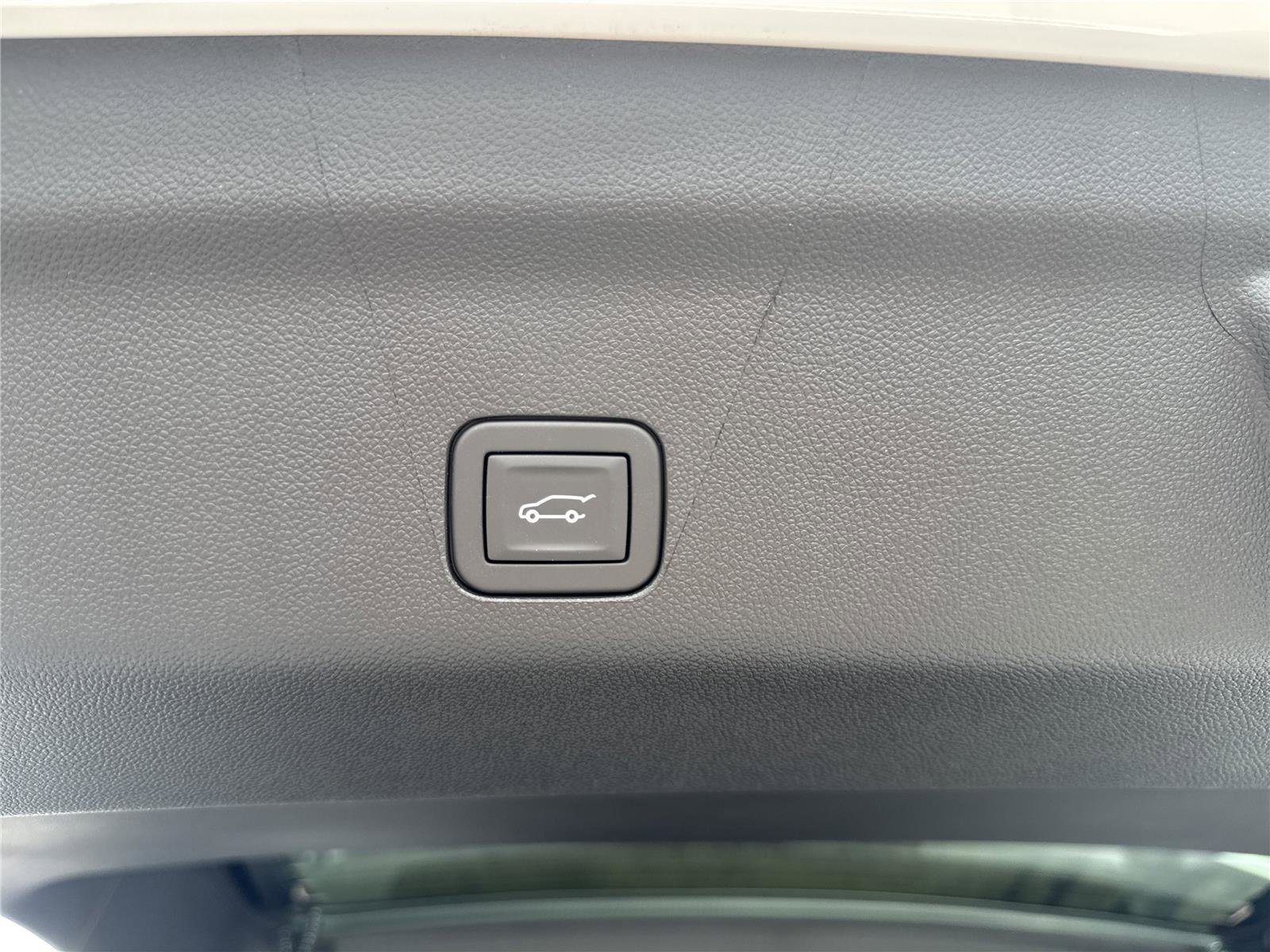 New 2026 Chevrolet Suburban LT w/ Comfort Package RWD image 15