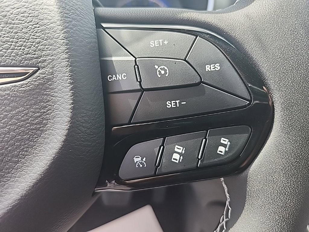 New 2026 Chrysler Pacifica Limited image 33