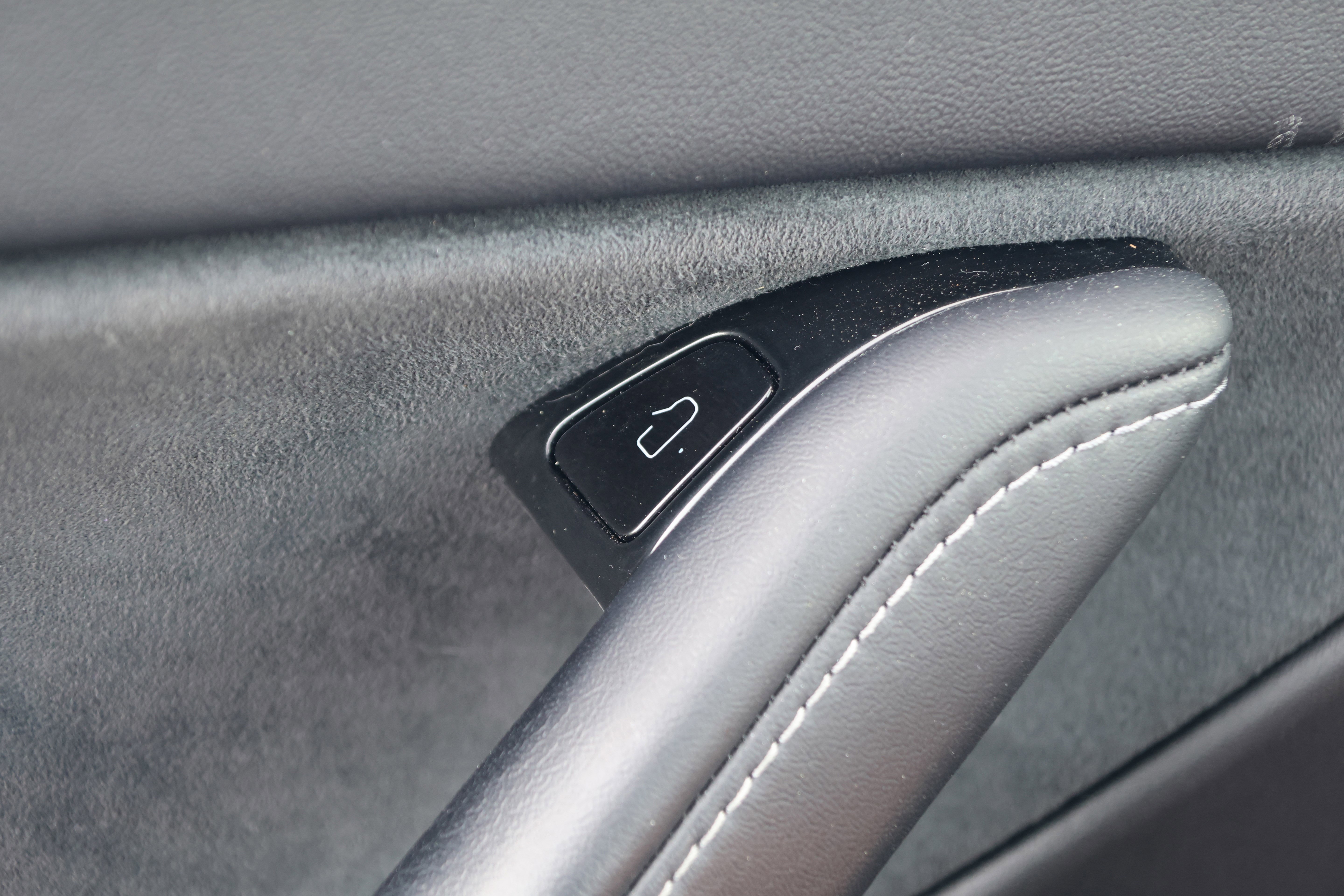 Used 2021 Tesla Model Y Long Range image 14