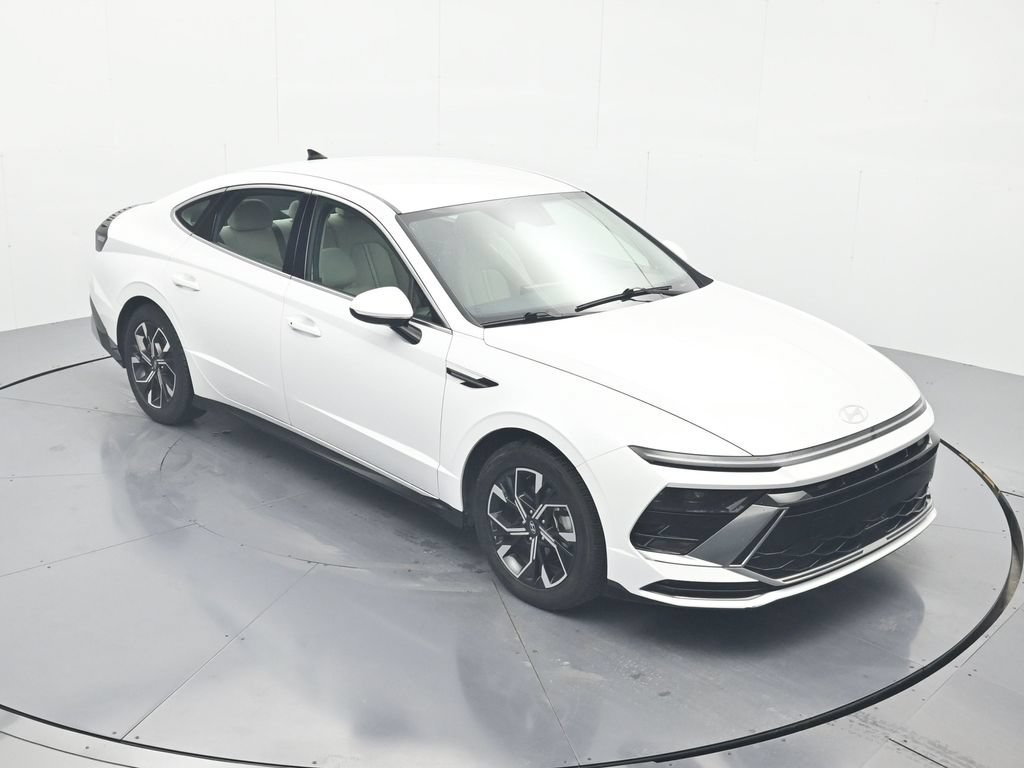 Used 2025 Hyundai Sonata SEL FWD image 31