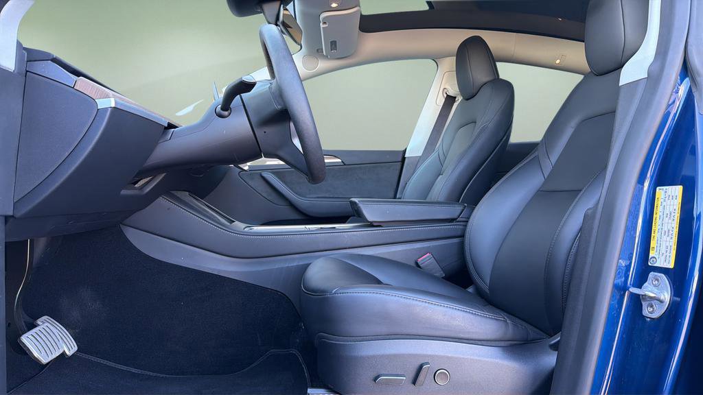 Used 2024 Tesla Model Y Performance image 22