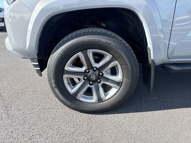 Used 2018 Toyota Tacoma Limited image 13