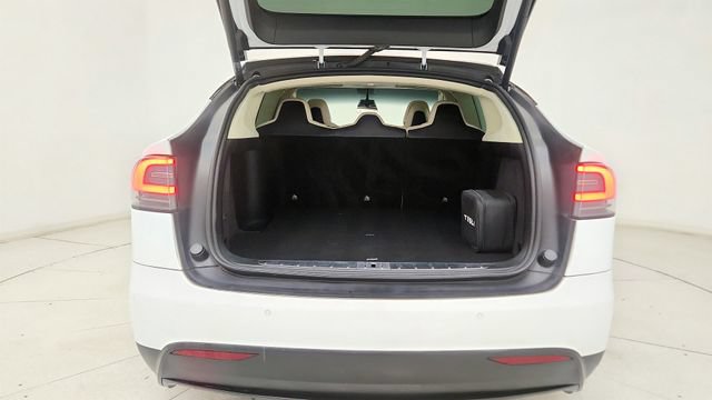 Used 2018 Tesla Model X 75D AWD/4WD image 29