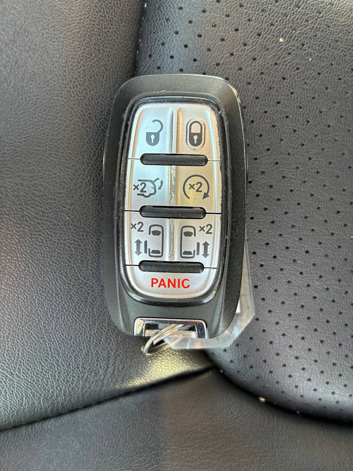 Used 2024 Chrysler Pacifica Touring-L FWD image 14