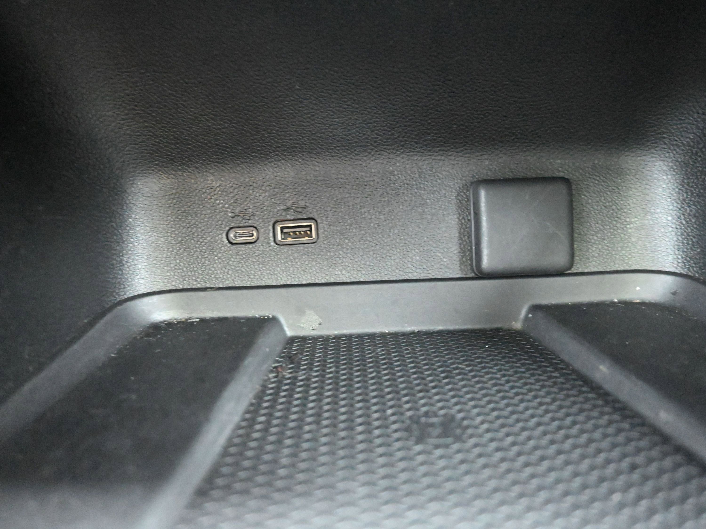 Certified 2024 Chevrolet Traverse RS FWD image 21