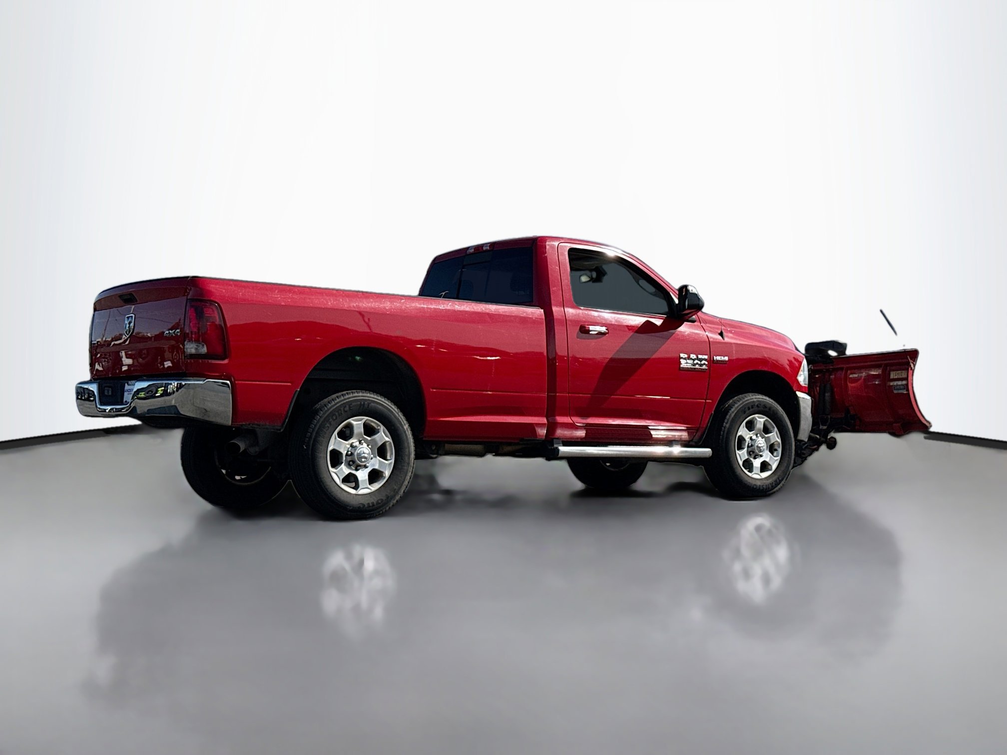 Used 2016 RAM 2500 SLT w/ Popular Equipment Group AWD/4WD image 2