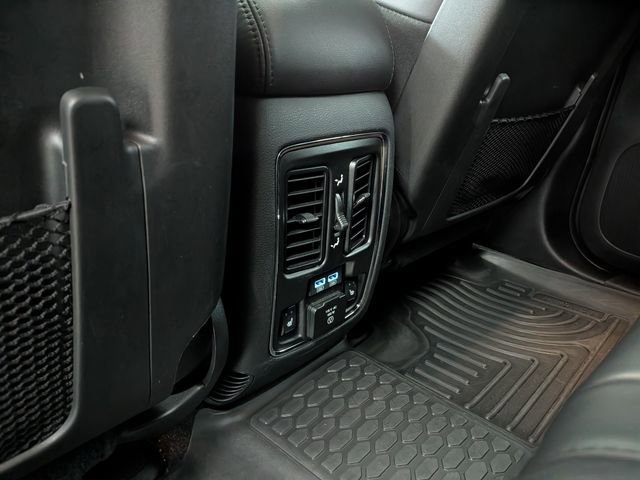 Used 2018 Jeep Grand Cherokee Overland image 19
