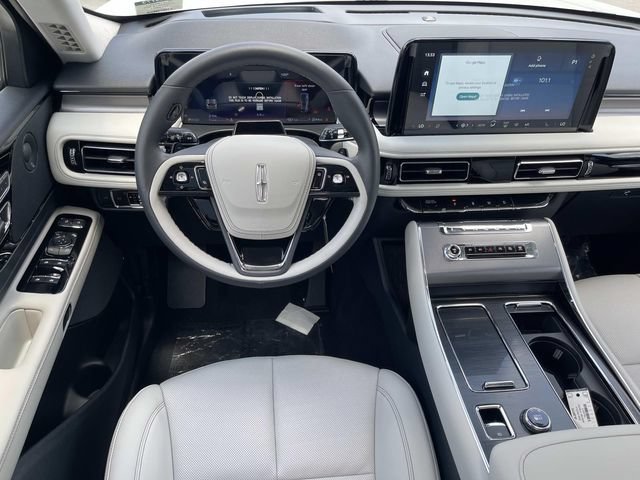 New 2026 Lincoln Aviator AWD image 13