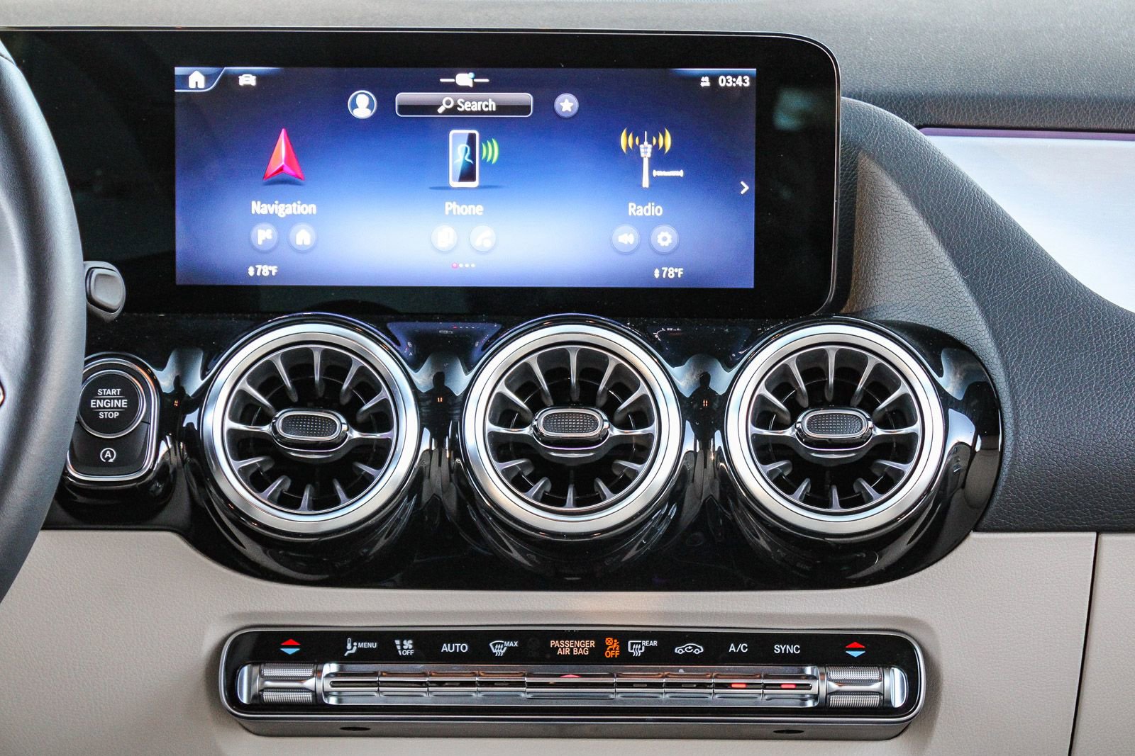 Certified 2025 Mercedes-Benz GLA 250 4MATIC image 15