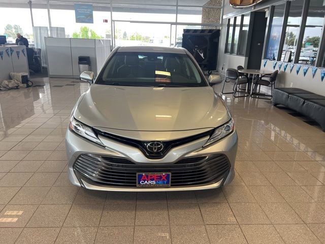 Used 2018 Toyota Camry XLE FWD image 16