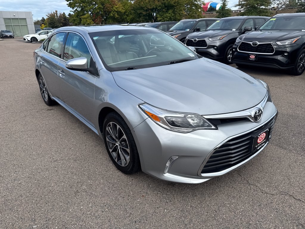 Used 2016 Toyota Avalon XLE Premium FWD image 9