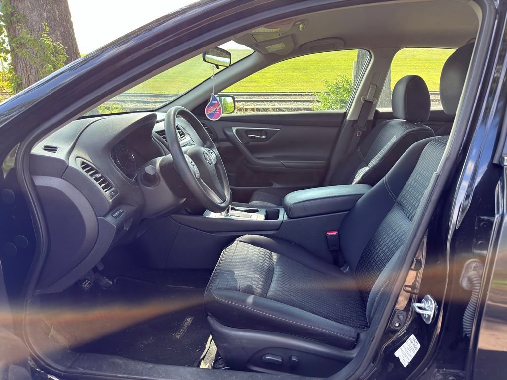 Used 2016 Nissan Altima 2.5 S w/ Power Driver Seat Package FWD image 2