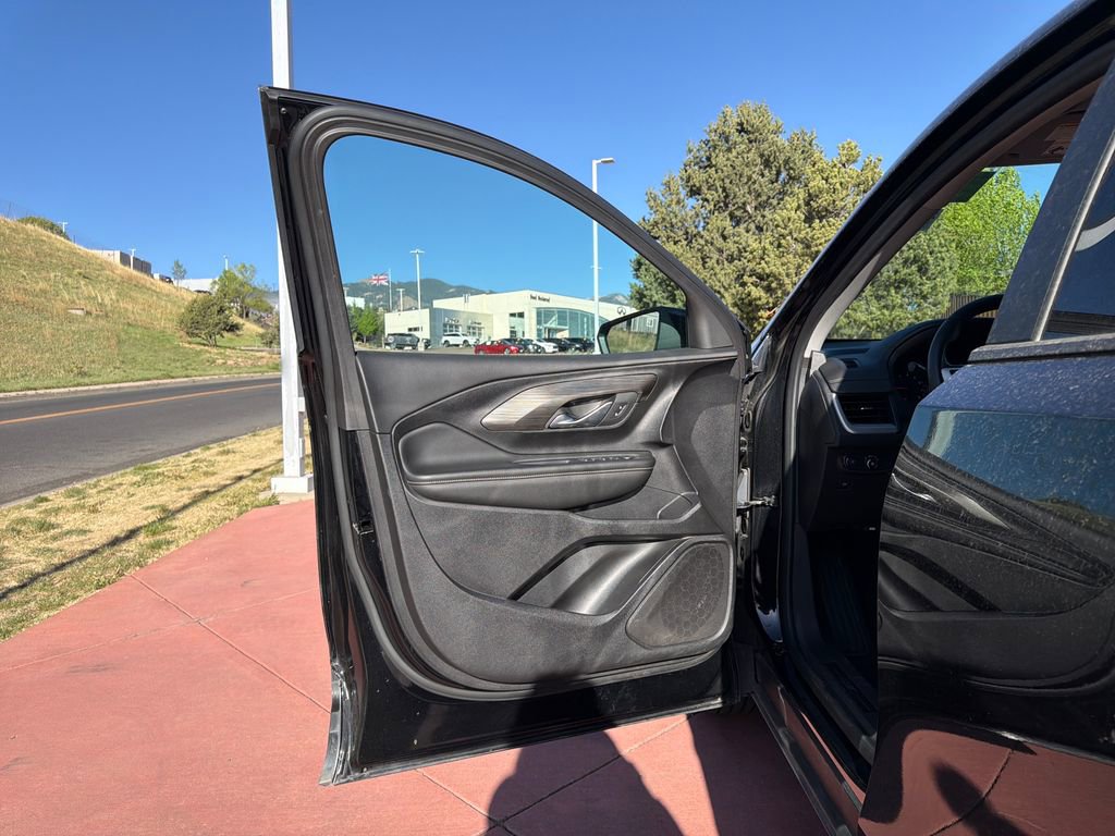 Used 2024 GMC Terrain SLE AWD/4WD image 9