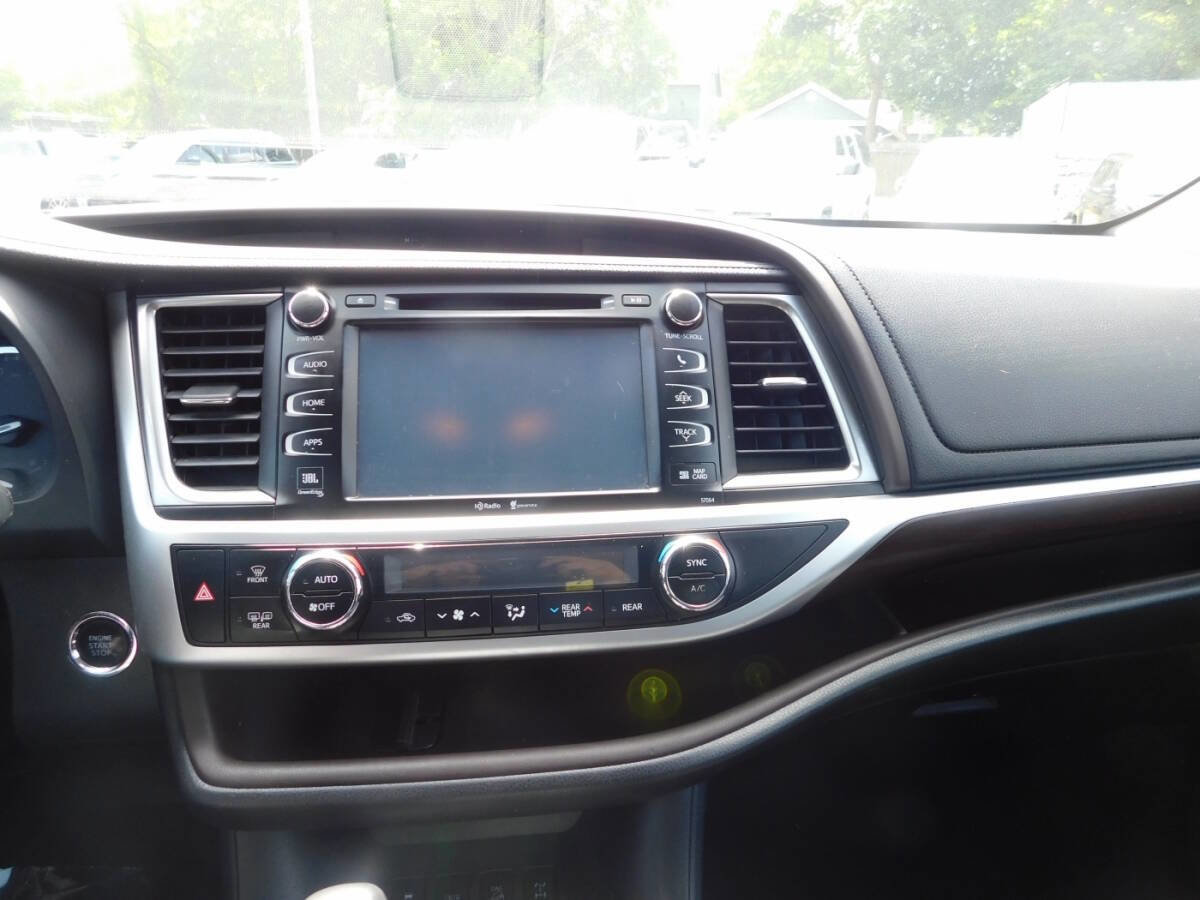 Used 2014 Toyota Highlander Limited image 10