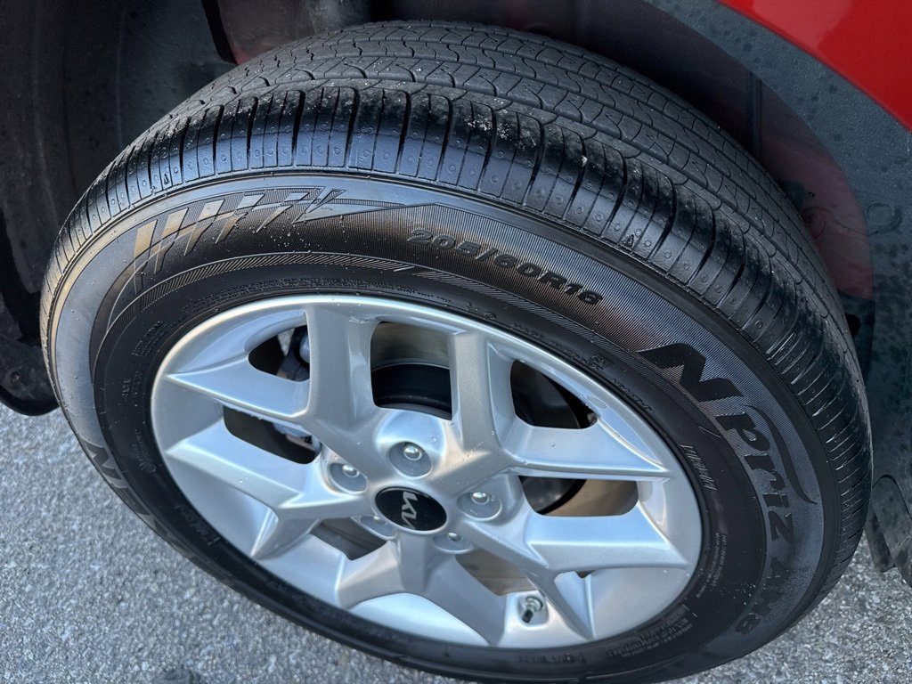 Used 2025 Kia Soul S image 12