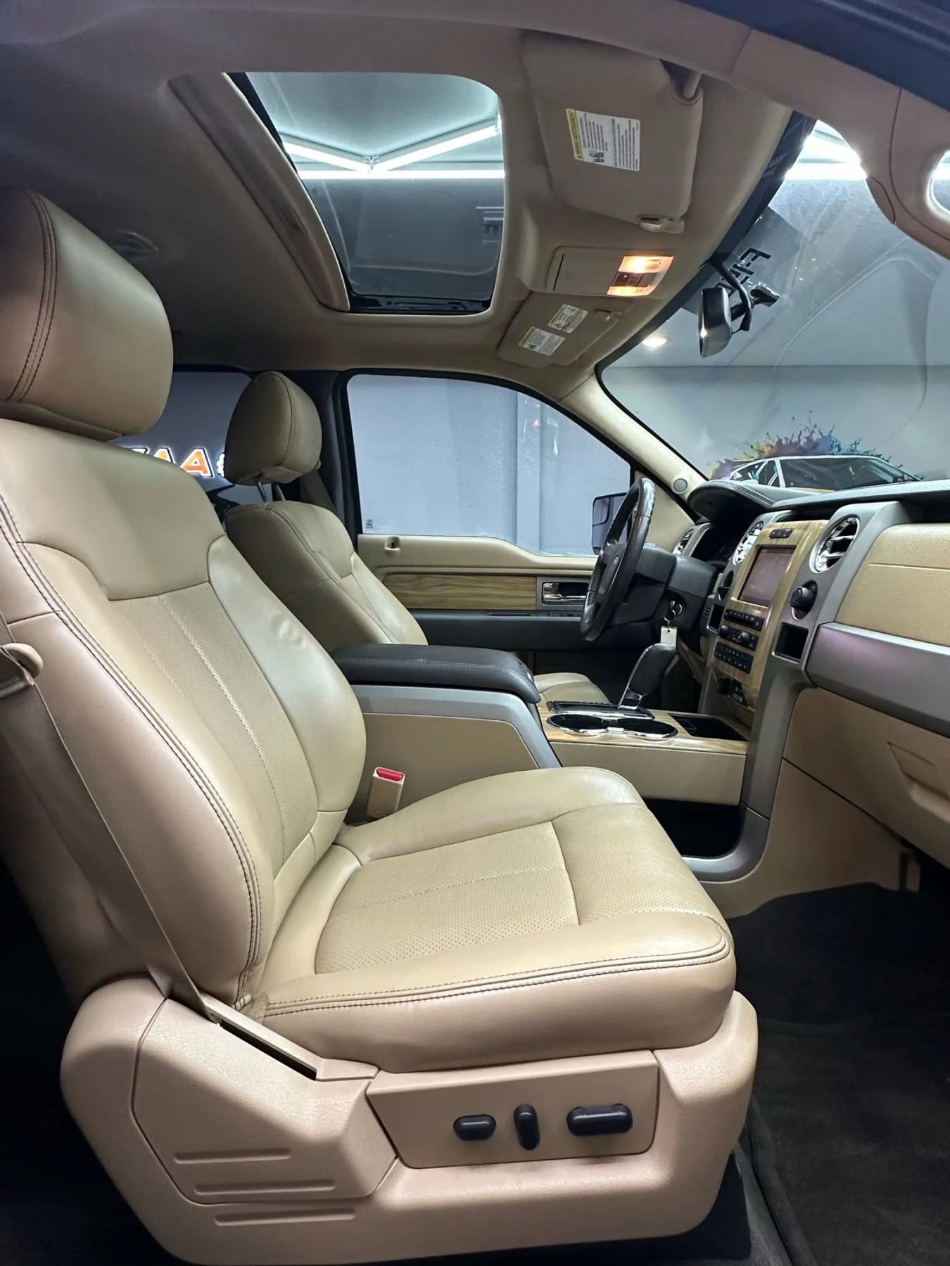 Used 2011 Ford F150 Lariat RWD image 28