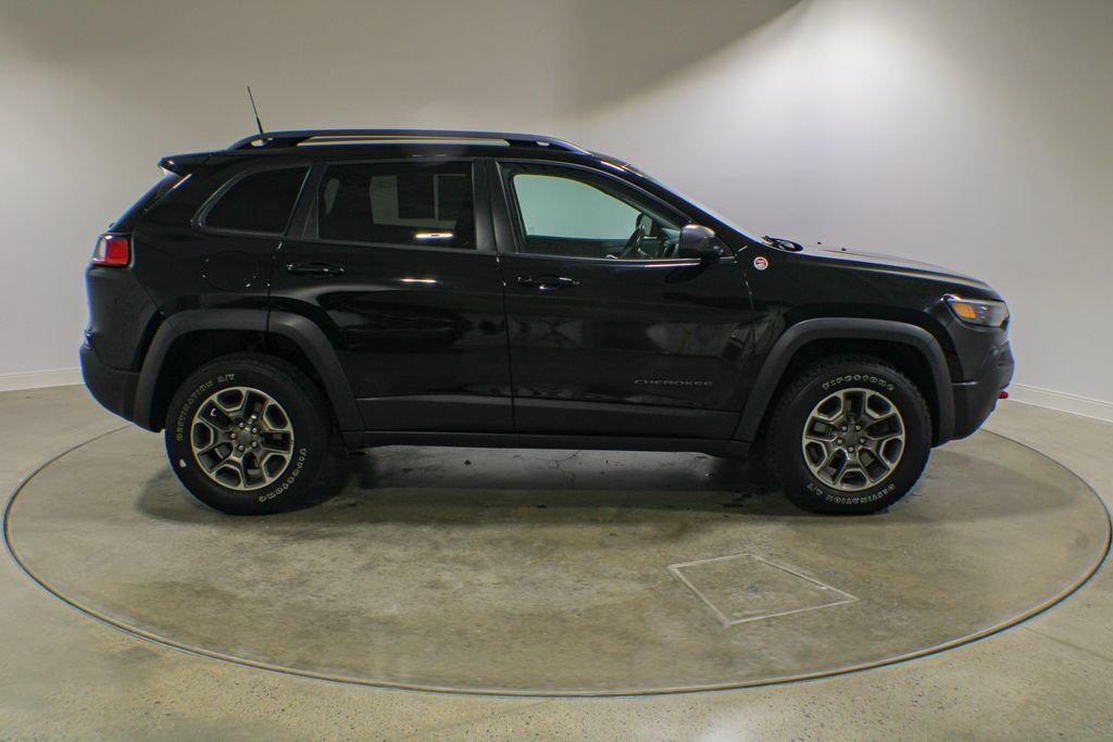 Used 2020 Jeep Cherokee Trailhawk AWD/4WD image 7