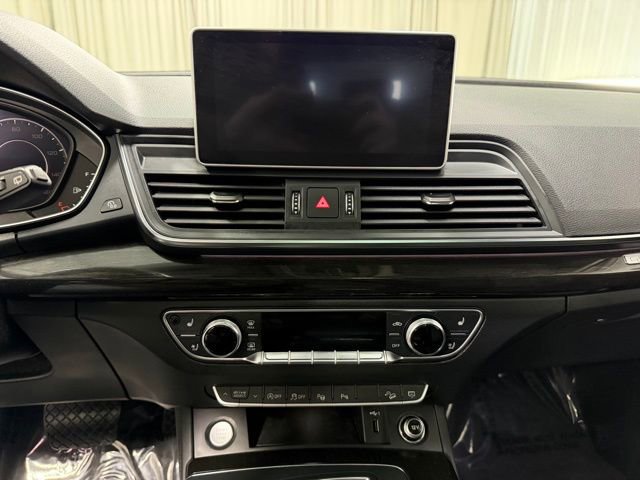 Used 2019 Audi Q5 Prestige w/ Prestige Package image 14