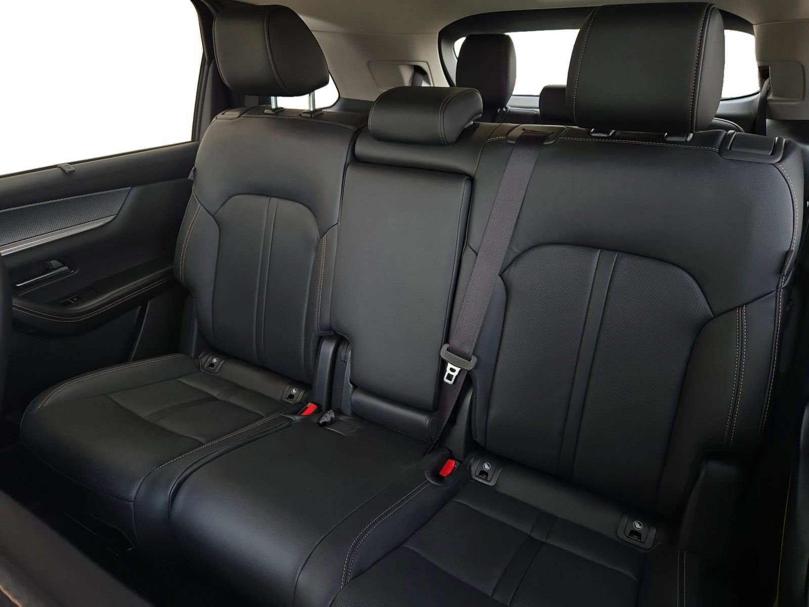 Used 2025 MAZDA CX-90 Plug-In Hybrid w/ Preferred image 13