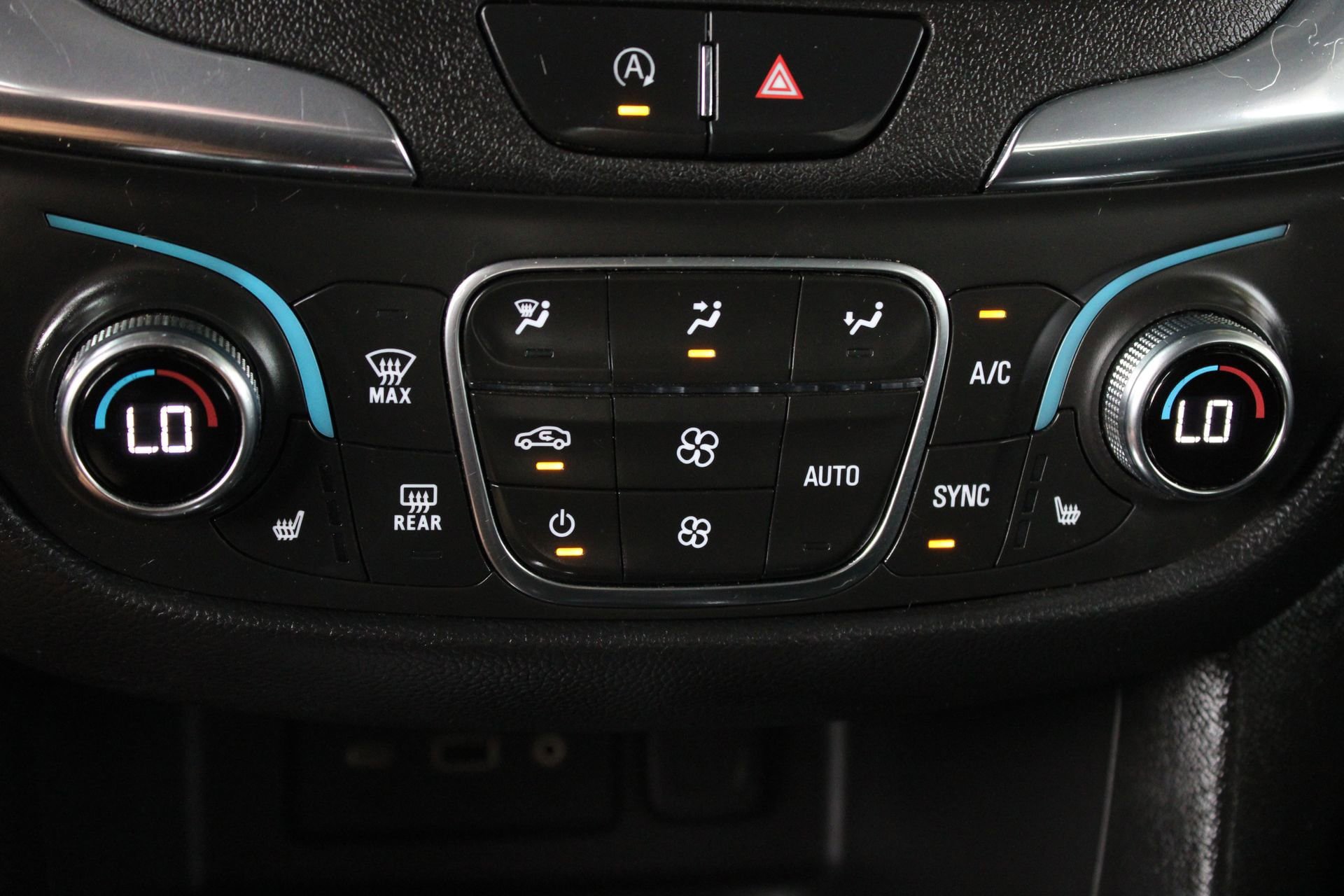 Used 2023 Chevrolet Equinox LT AWD/4WD image 39