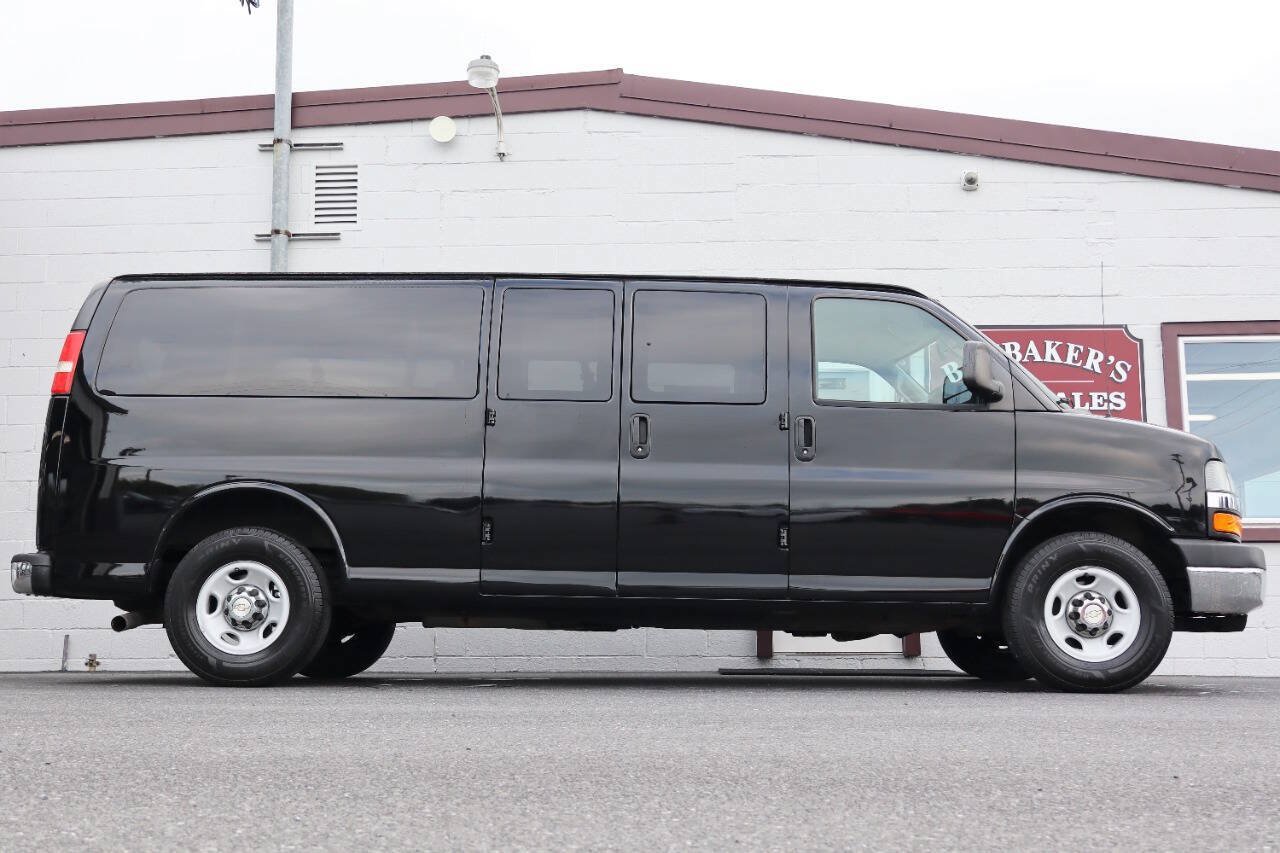 Used 2016 Chevrolet Express 3500 LT w/ LT Preferred Equipment Group RWD image 9