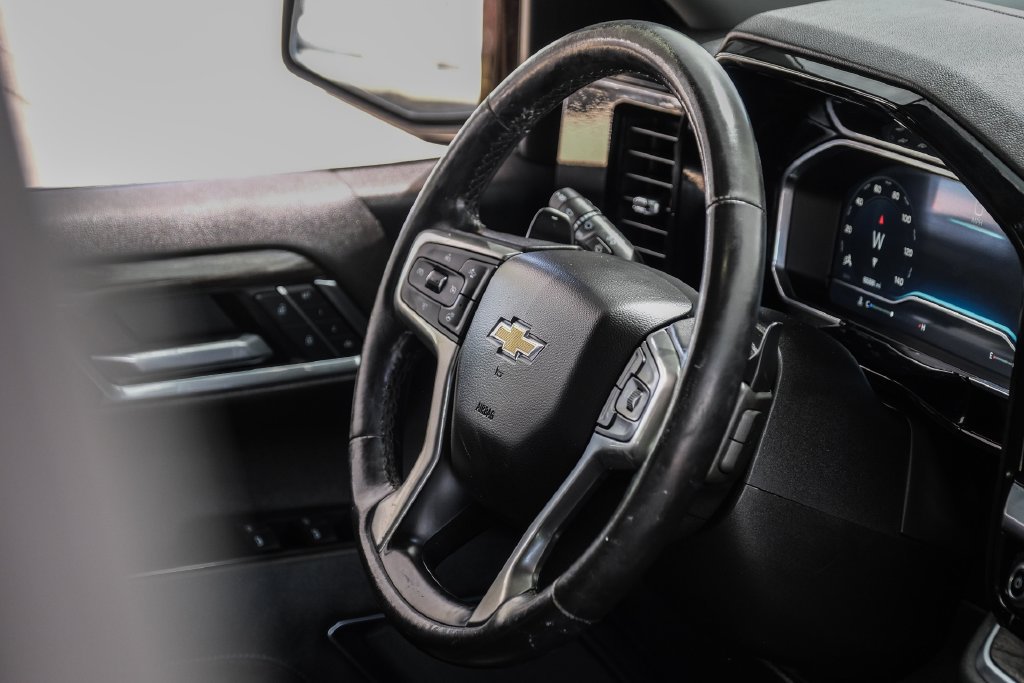 Used 2022 Chevrolet Silverado 1500 LTZ w/ Technology Package AWD/4WD image 12