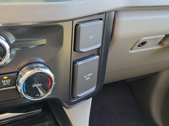 New 2026 Ford F350 Platinum w/ Platinum Plus Package AWD/4WD image 11