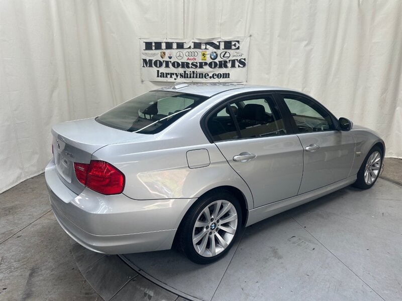 Used 2011 BMW 328i xDrive Sedan w/ Premium Pkg 2 AWD/4WD image 5