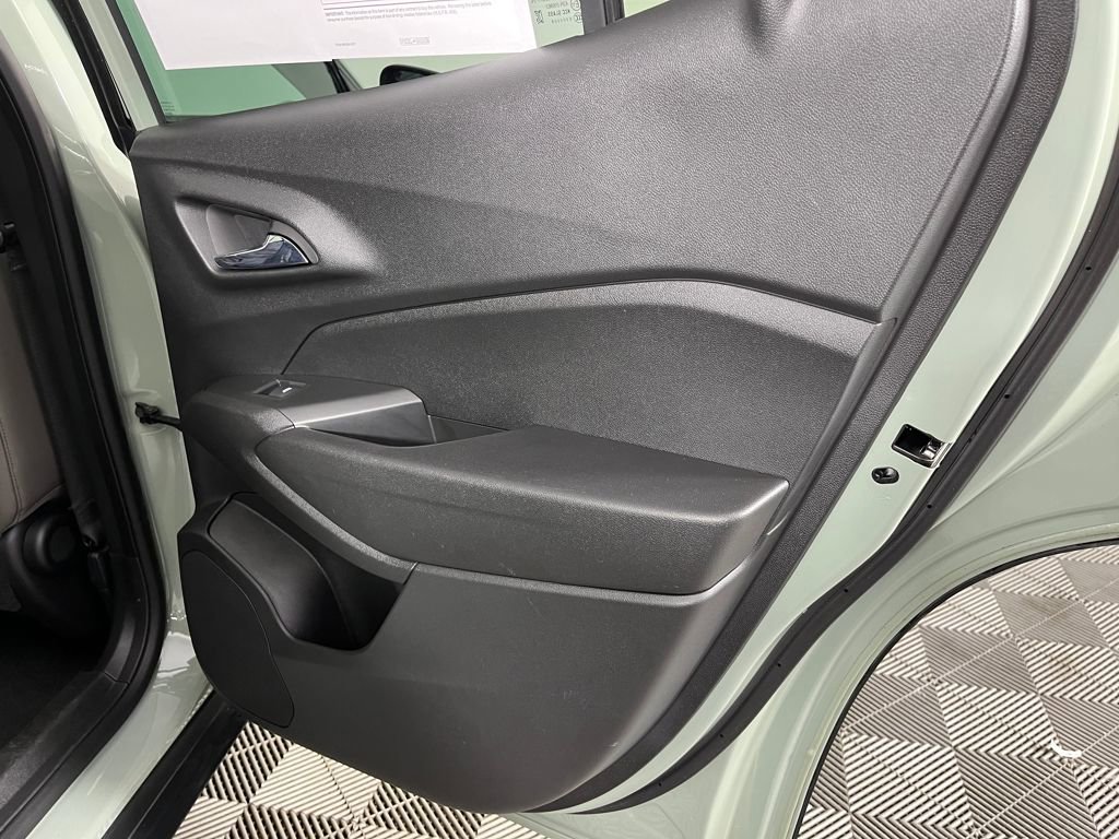 Used 2025 Chevrolet Trax ACTIV w/ Driver Confidence Package image 14