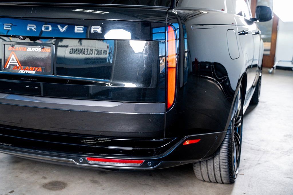 Used 2024 Land Rover Range Rover Autobiography image 28