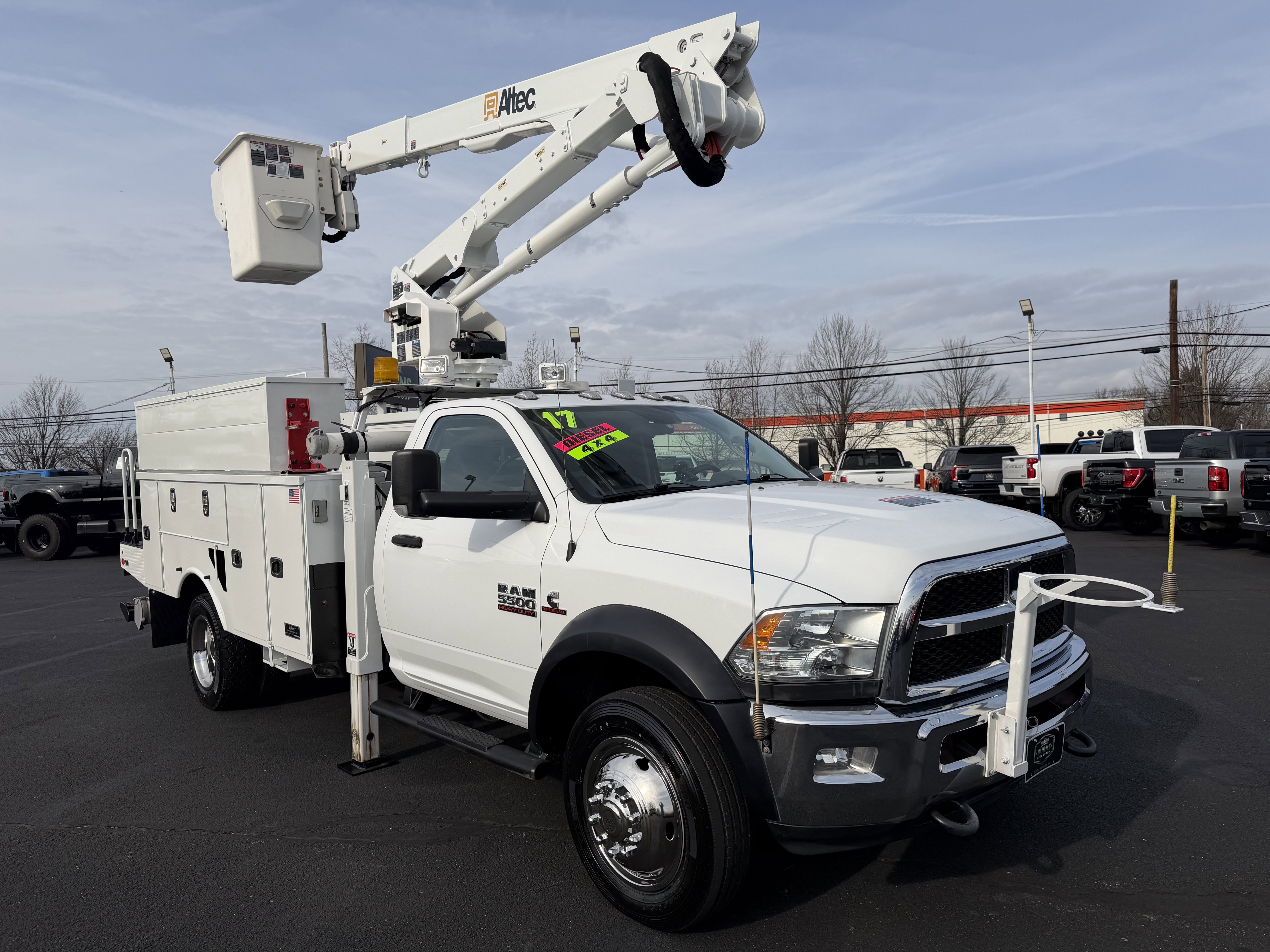 Used 2017 RAM 5500 Tradesman w/ Power & Remote Entry Group image 2
