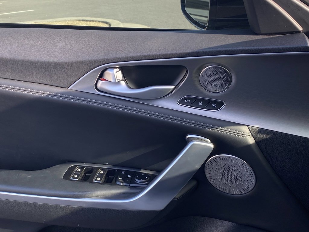 Used 2021 Kia Stinger GT2 image 21