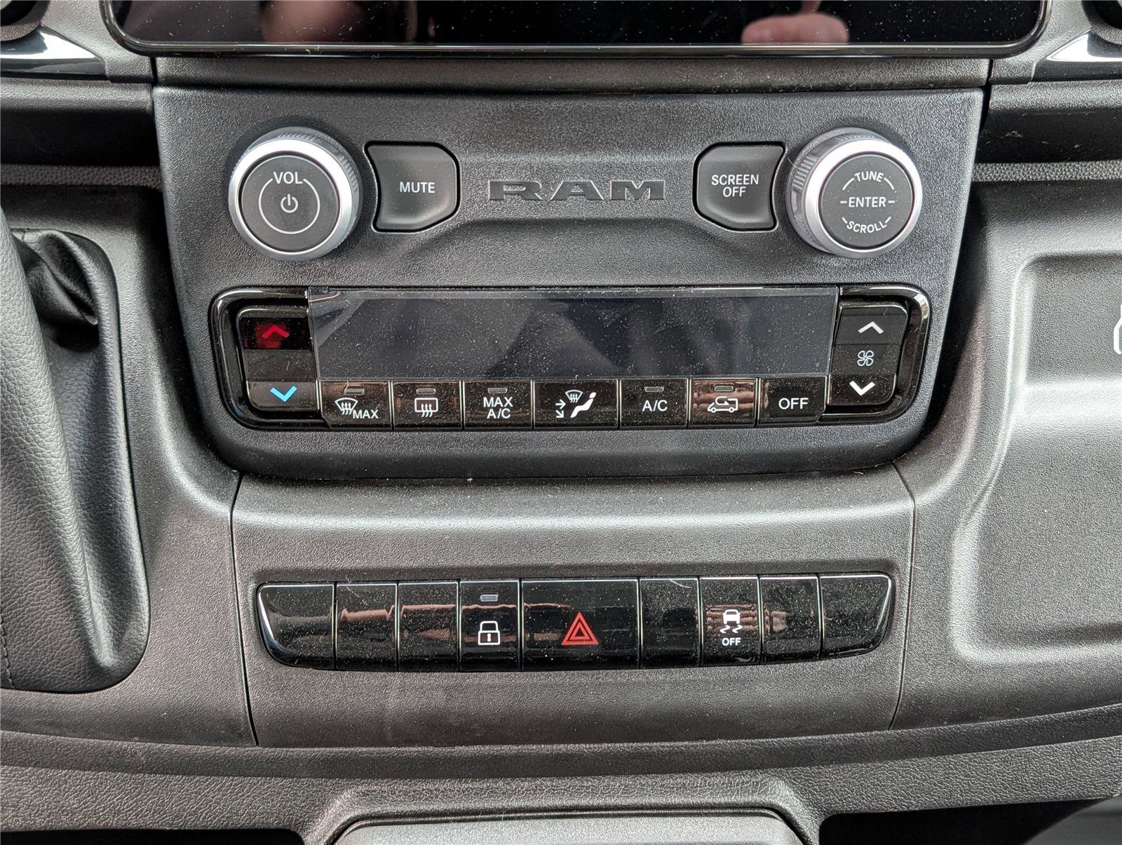New 2026 RAM ProMaster 1500 w/ Premium Convenience Group image 19