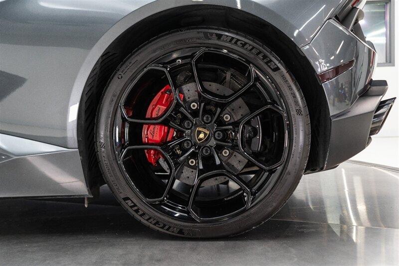 Used 2016 Lamborghini Huracan LP 580-2 RWD image 96