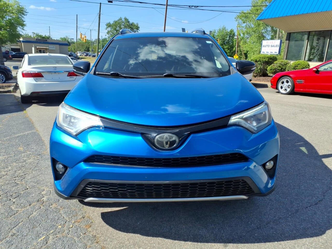 Used 2018 Toyota RAV4 SE w/ Power Extra Value Package AWD/4WD image 10