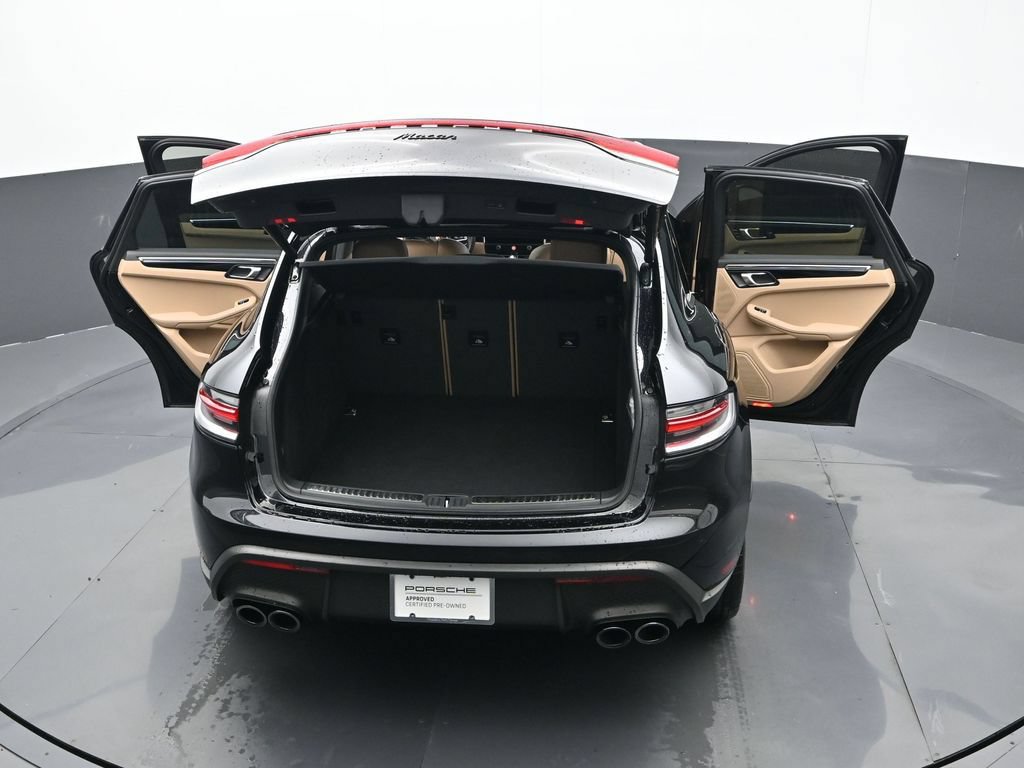 Certified 2025 Porsche Macan AWD/4WD image 28
