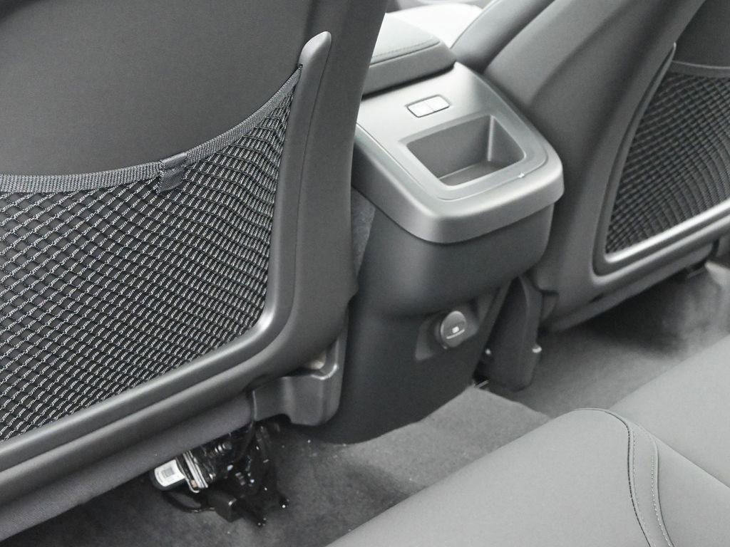 New 2026 Volvo XC60 B5 Plus w/ Protection Package Premier image 29