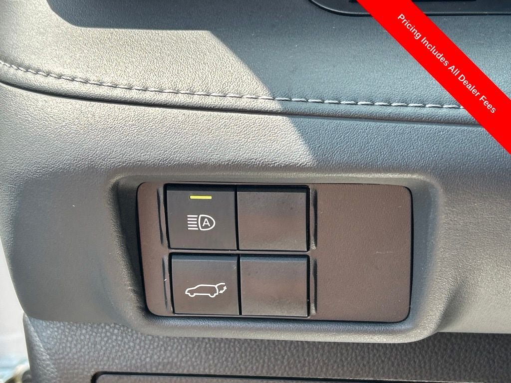 Used 2022 Toyota Highlander XSE FWD image 7