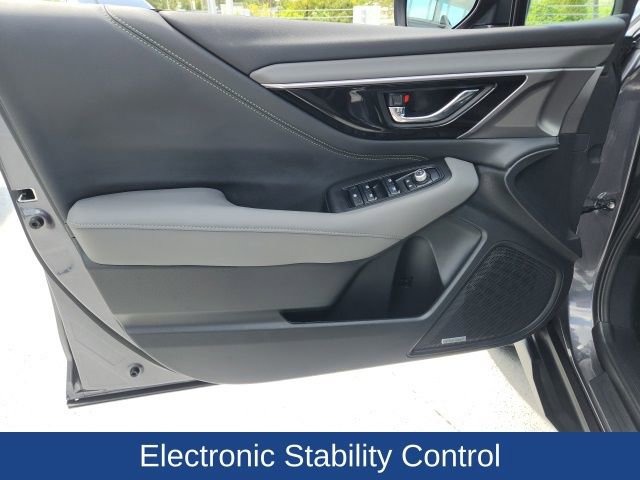 Used 2025 Subaru Outback Onyx Edition image 32