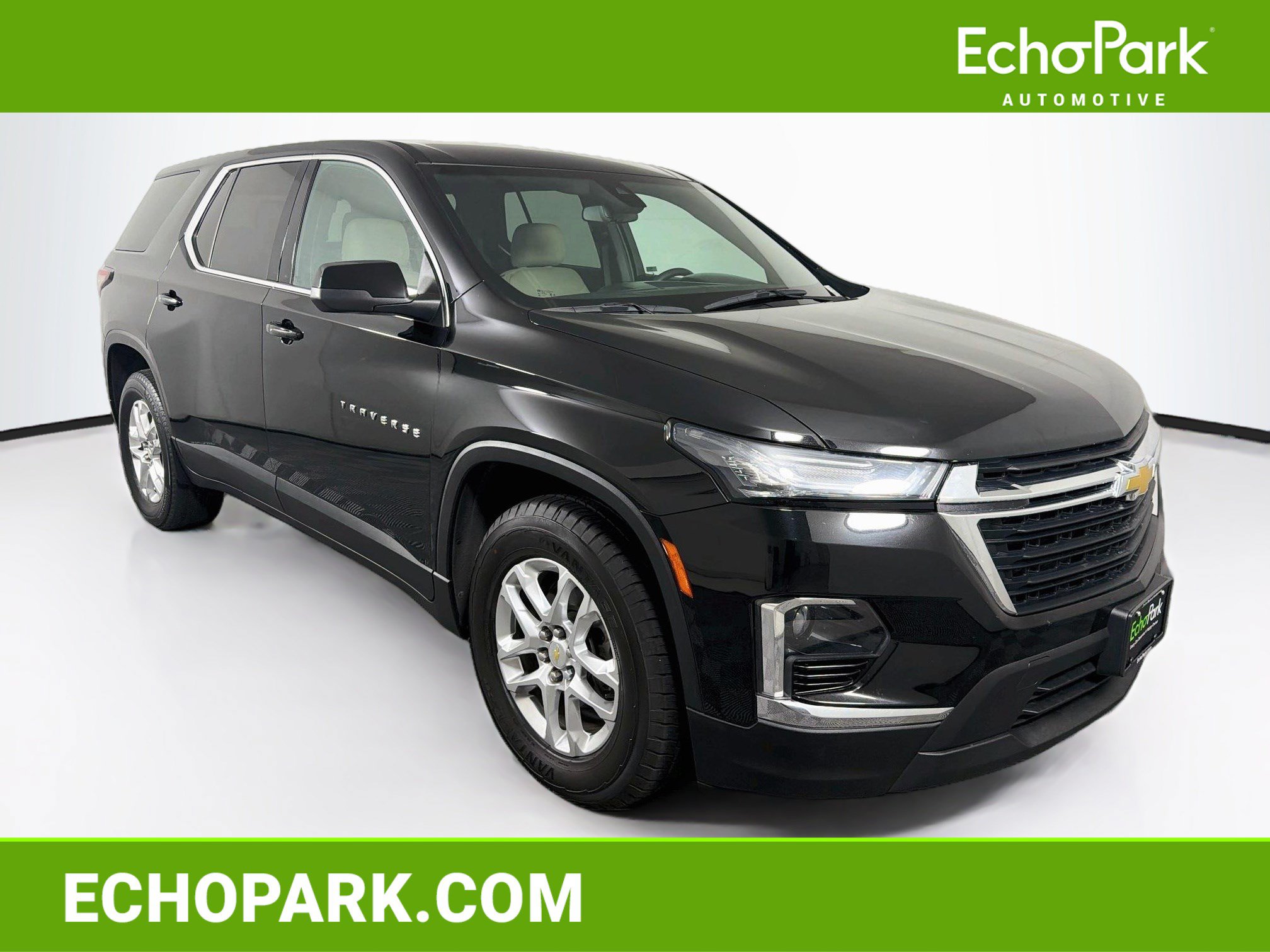 Used 2023 Chevrolet Traverse LS FWD image 1