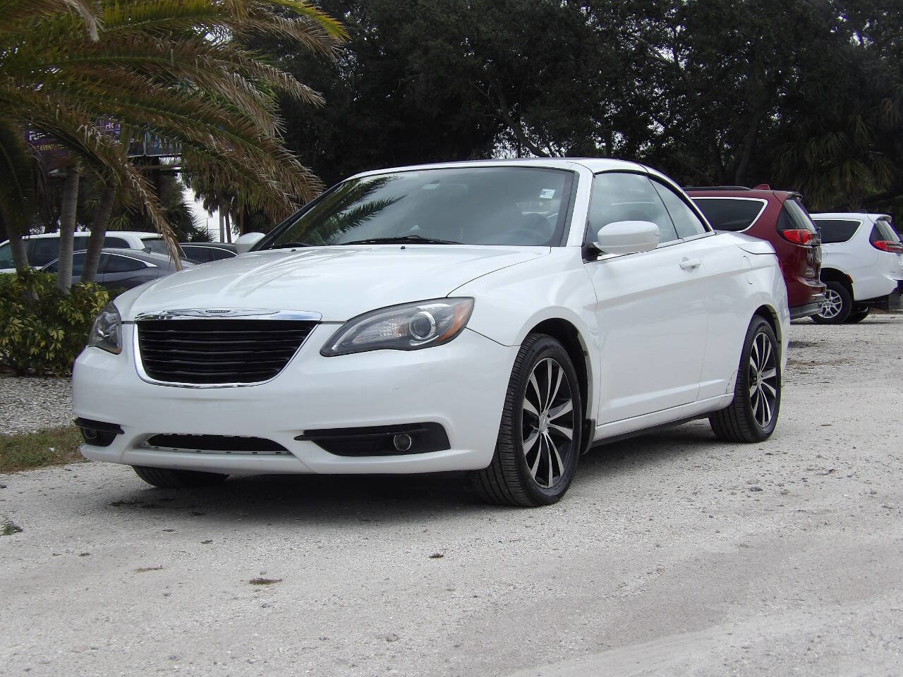 Used 2012 Chrysler 200 S image 1