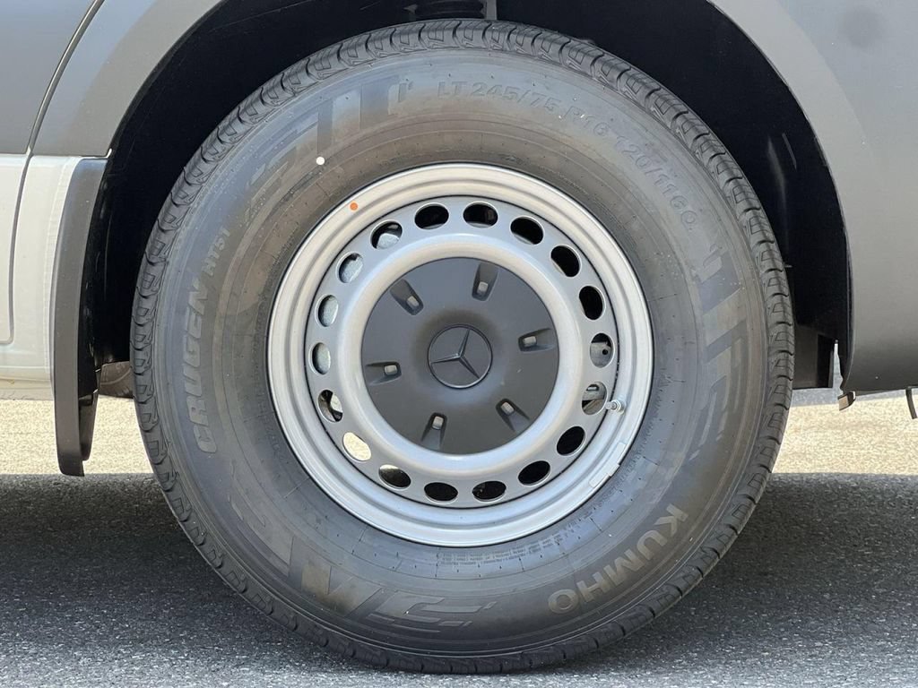 Certified 2025 Mercedes-Benz Sprinter 2500 image 10