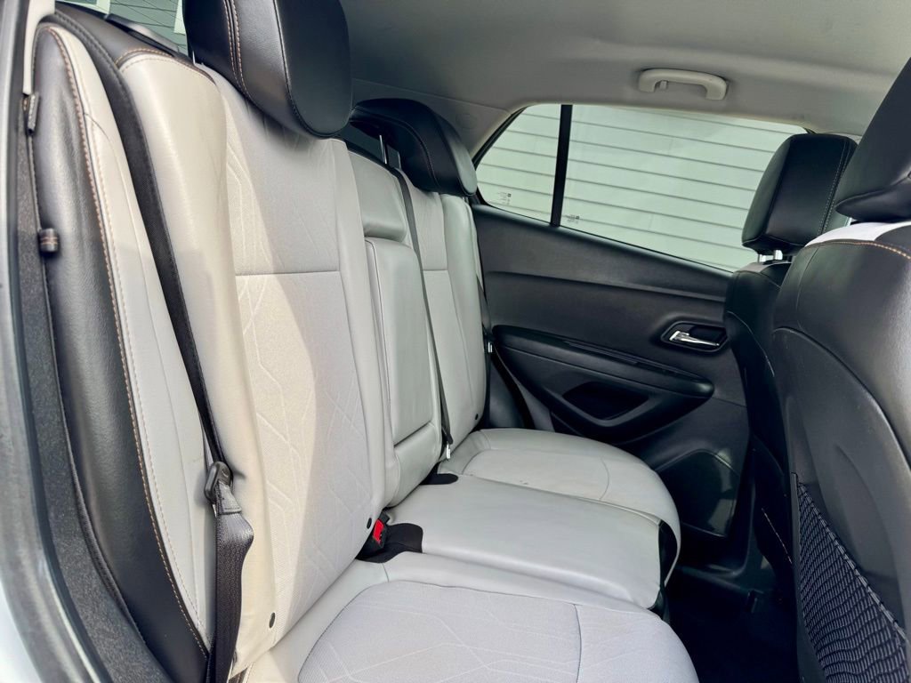 Used 2020 Chevrolet Trax LT w/ Driver Confidence Package image 9