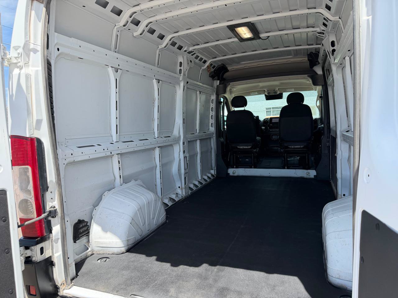 Used 2024 RAM ProMaster 2500 w/ Convenience Group FWD image 27